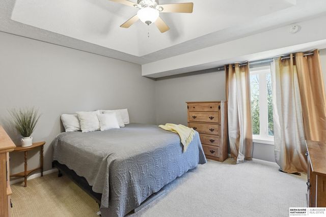 1405 Beechwood Avenue, Papillion, NE 68133