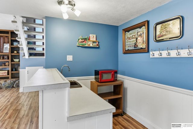 1405 Beechwood Avenue, Papillion, NE 68133