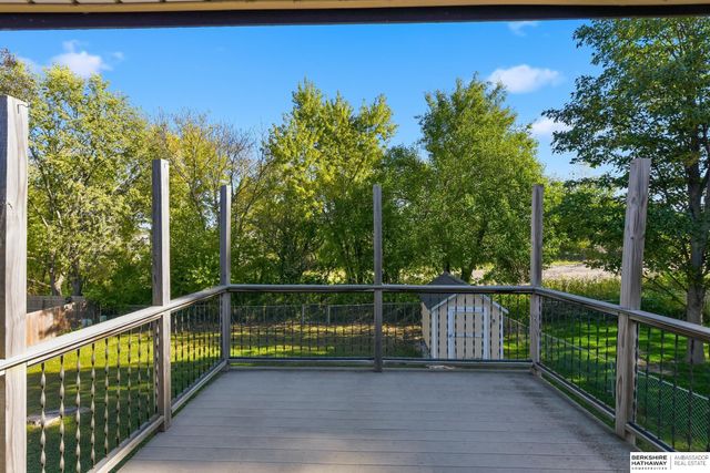 1405 Beechwood Avenue, Papillion, NE 68133