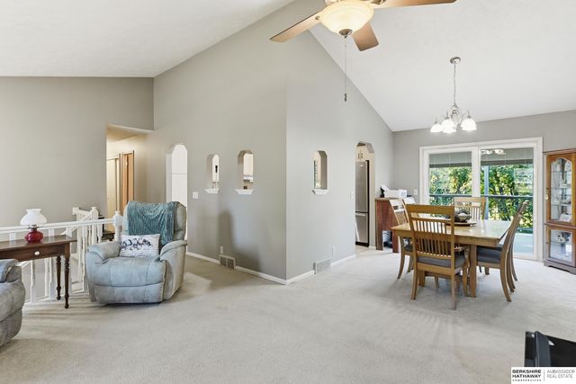 1405 Beechwood Avenue, Papillion, NE 68133