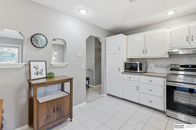 1405 Beechwood Avenue, Papillion, NE 68133