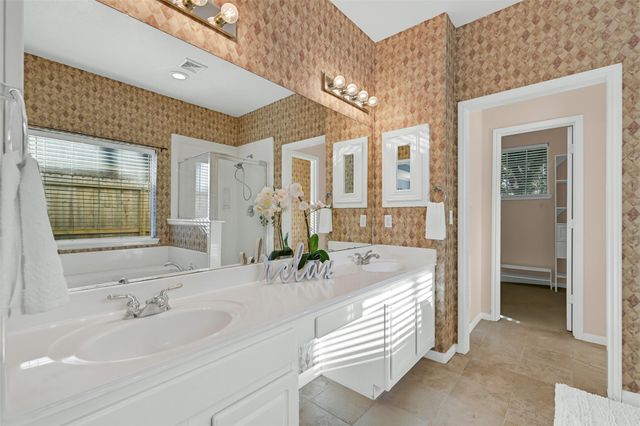 2333 Acadiana Lane, Seabrook, TX 77586