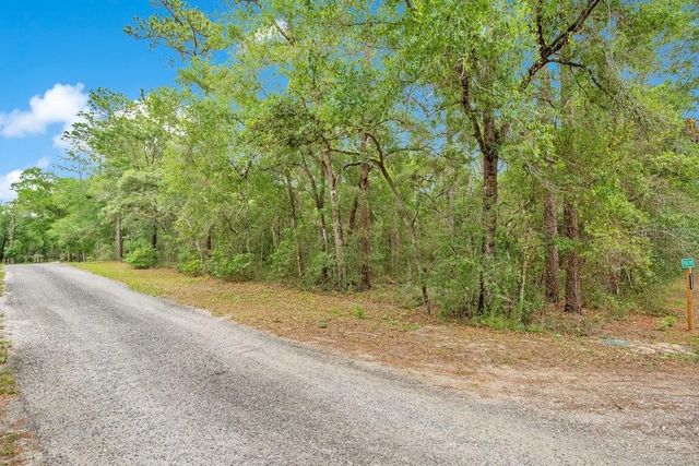 1121 SILVER SADDLE TRAIL, Deland, FL 32724