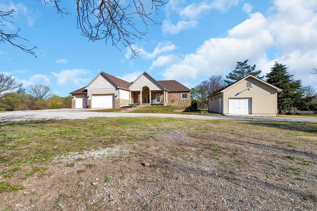 6503 N 127th St E, Wichita, KS 67226