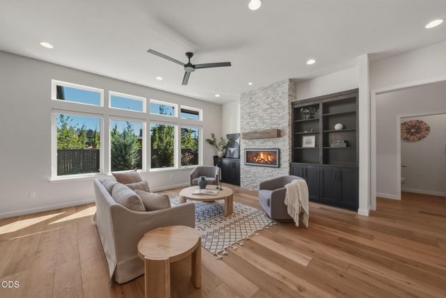 3431 NW Jackwood Place, Bend, OR 97703