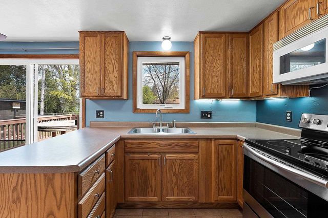 1870 GARY LANE, Green Bay, WI 54303