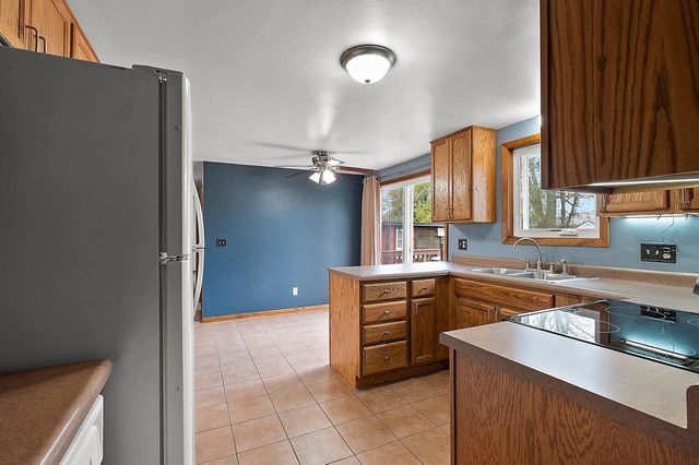 1870 GARY LANE, Green Bay, WI 54303