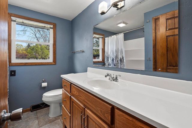 1870 GARY LANE, Green Bay, WI 54303