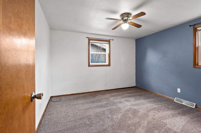 1870 GARY LANE, Green Bay, WI 54303