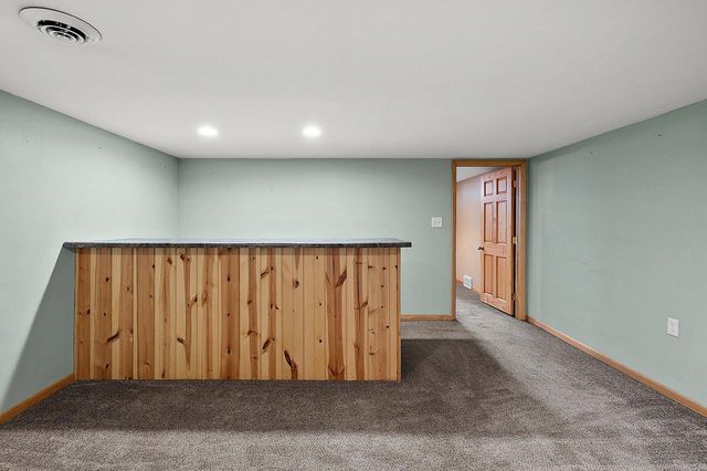 1870 GARY LANE, Green Bay, WI 54303