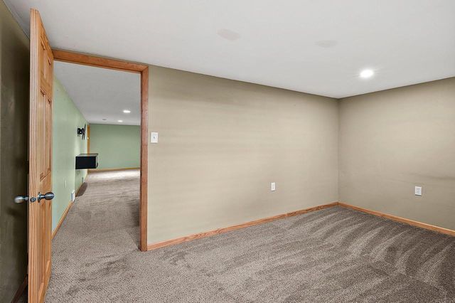 1870 GARY LANE, Green Bay, WI 54303