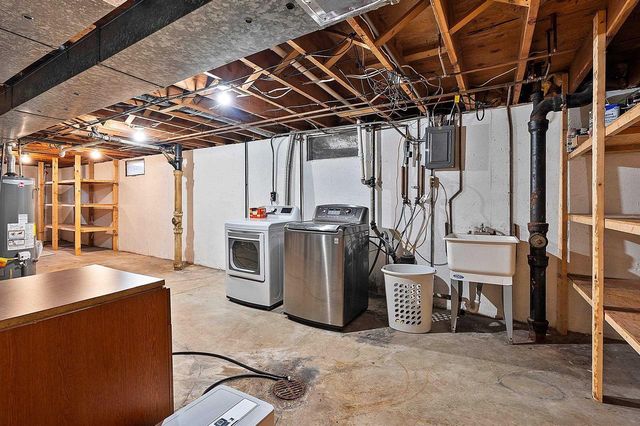 1870 GARY LANE, Green Bay, WI 54303