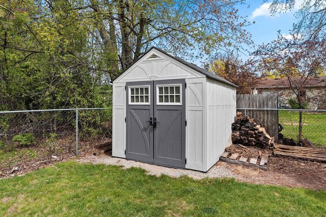 1870 GARY LANE, Green Bay, WI 54303