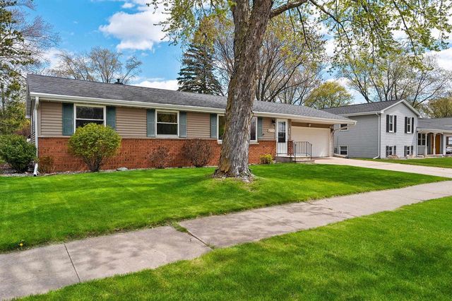 1870 GARY LANE, Green Bay, WI 54303