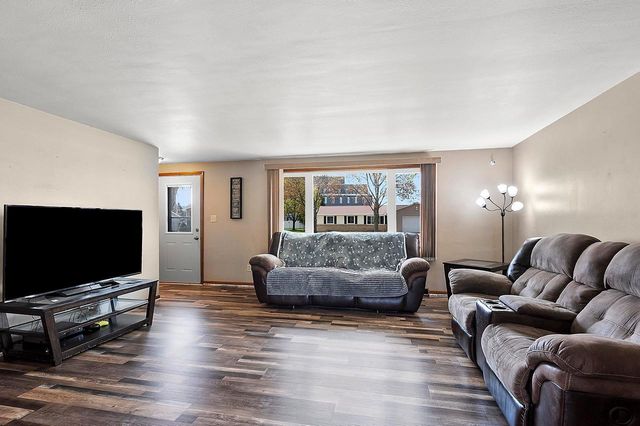 1870 GARY LANE, Green Bay, WI 54303