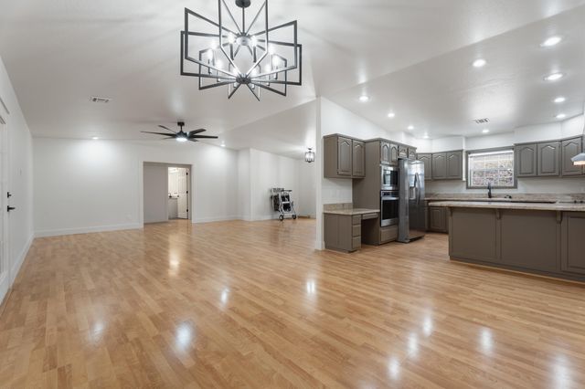 3120 Old Dike, Grove, OK 74344