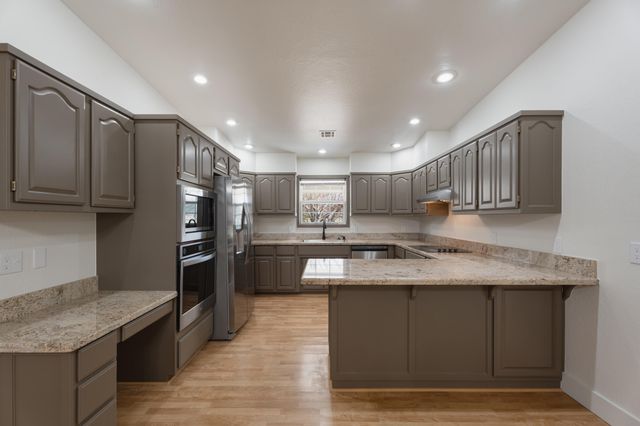 3120 Old Dike, Grove, OK 74344