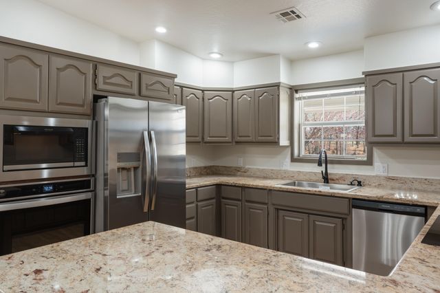 3120 Old Dike, Grove, OK 74344