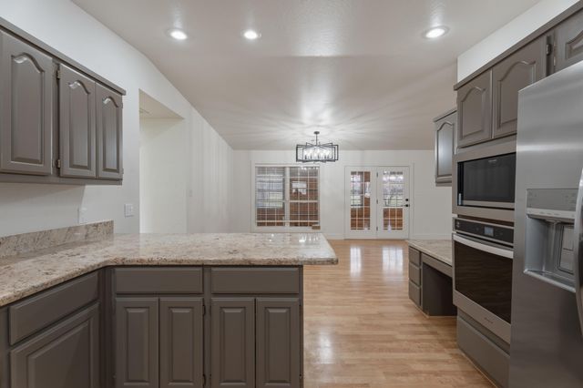 3120 Old Dike, Grove, OK 74344