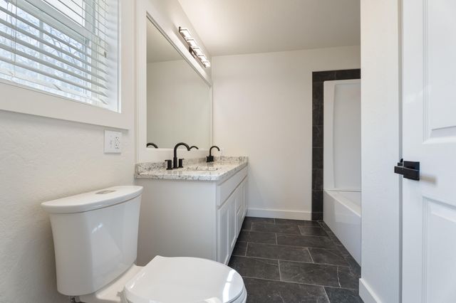 3120 Old Dike, Grove, OK 74344