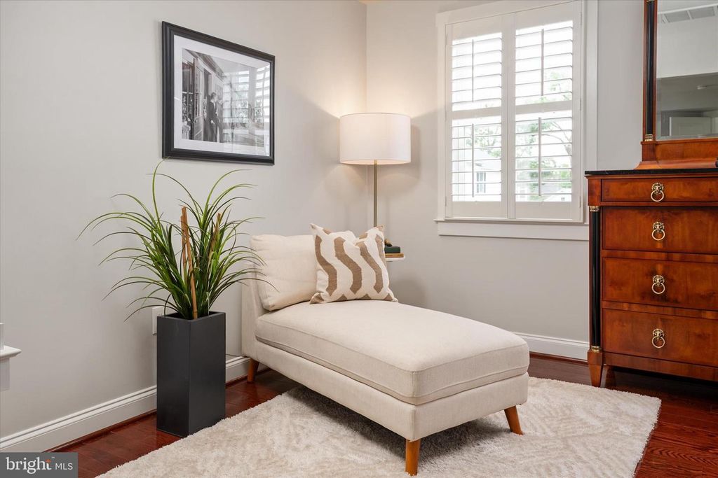 Image 19 of property listing at 820 BAY RIDGE AVE, Annapolis, MD 21403