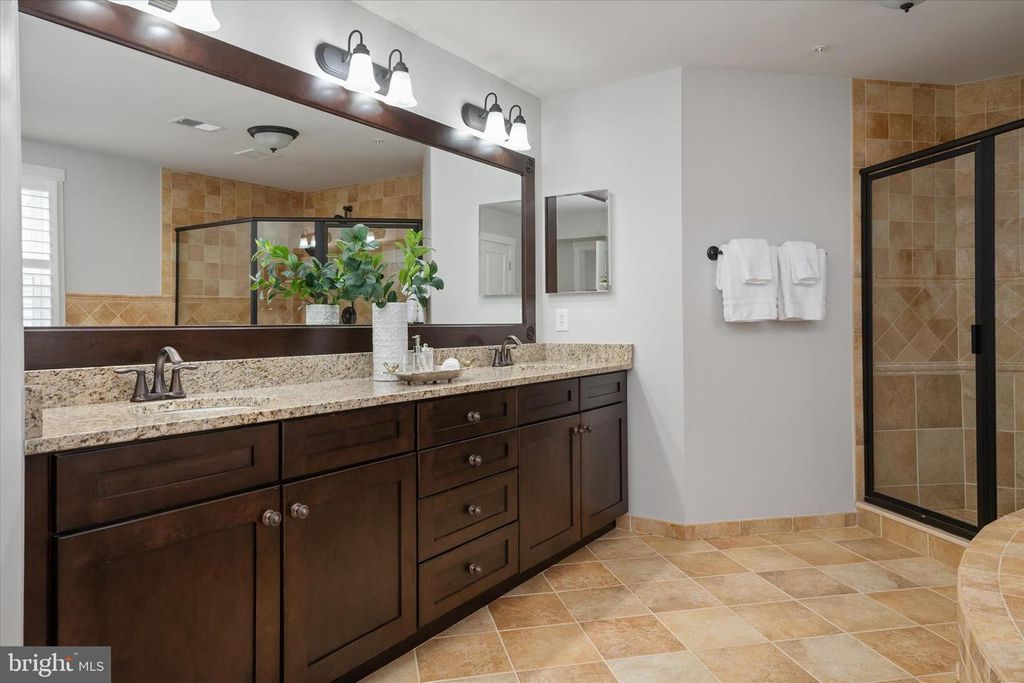 Image 21 of property listing at 820 BAY RIDGE AVE, Annapolis, MD 21403