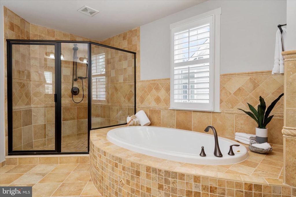 Image 22 of property listing at 820 BAY RIDGE AVE, Annapolis, MD 21403