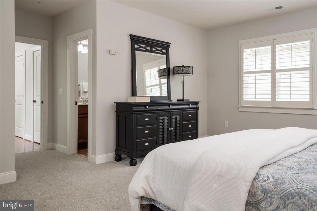 Image 26 of property listing at 820 BAY RIDGE AVE, Annapolis, MD 21403