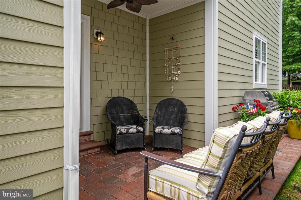 Image 38 of property listing at 820 BAY RIDGE AVE, Annapolis, MD 21403