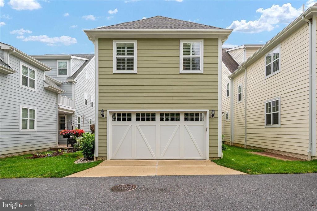 Image 40 of property listing at 820 BAY RIDGE AVE, Annapolis, MD 21403
