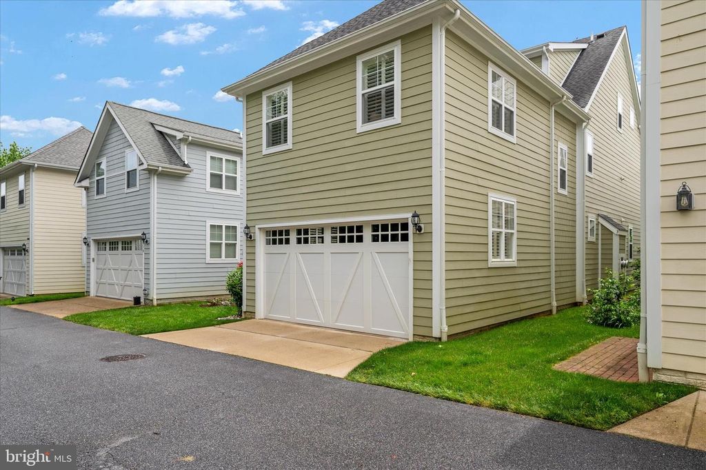 Image 41 of property listing at 820 BAY RIDGE AVE, Annapolis, MD 21403