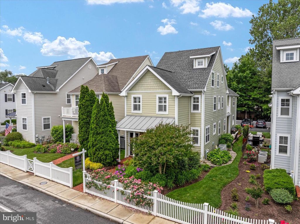 Image 43 of property listing at 820 BAY RIDGE AVE, Annapolis, MD 21403