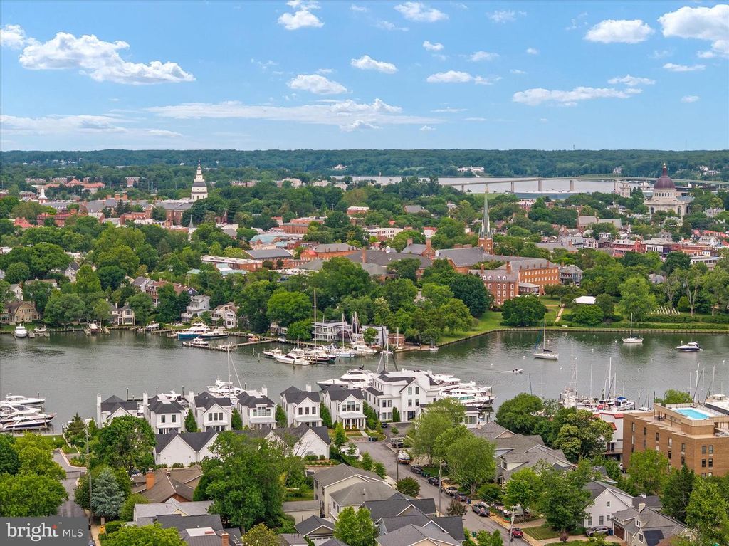 Image 44 of property listing at 820 BAY RIDGE AVE, Annapolis, MD 21403