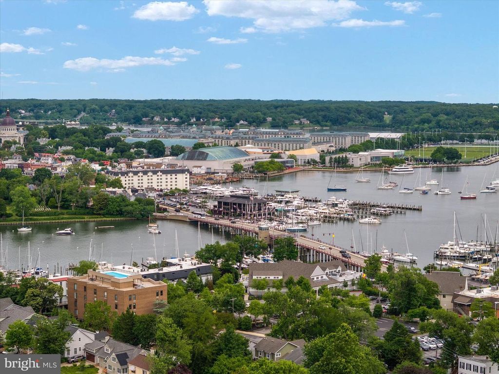 Image 45 of property listing at 820 BAY RIDGE AVE, Annapolis, MD 21403