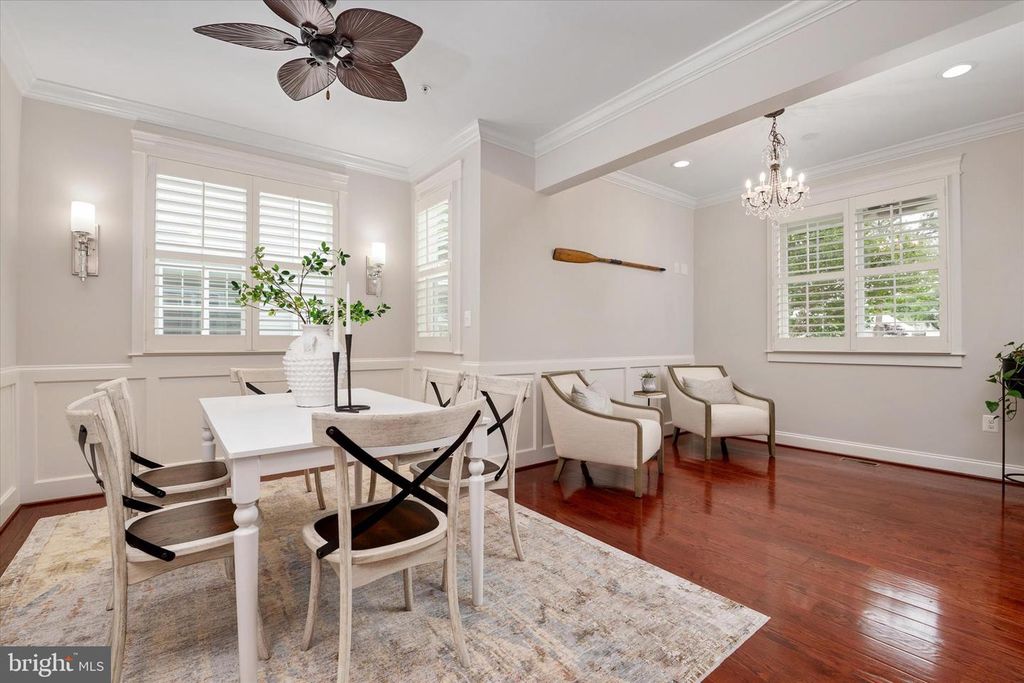 Image 7 of property listing at 820 BAY RIDGE AVE, Annapolis, MD 21403