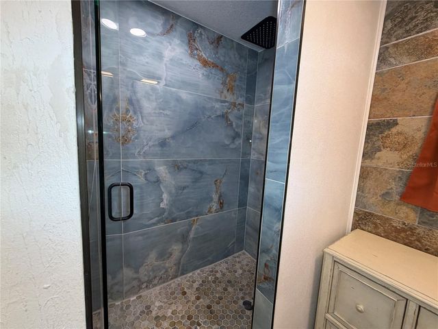 916 E CLEVELAND STREET, Apopka, FL 32703