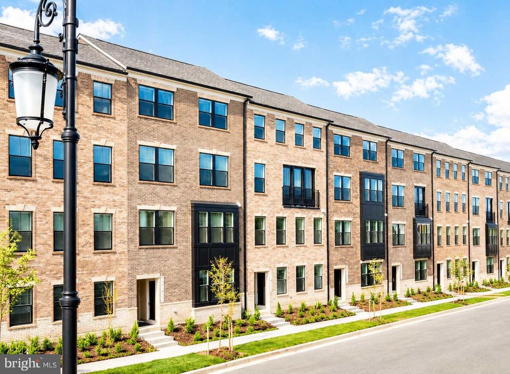 42661 DARALA DR, Ashburn, VA 20147