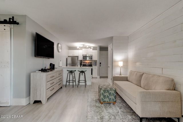 1401 S Palmetto Ave Apt 422, Daytona Beach, FL 32114