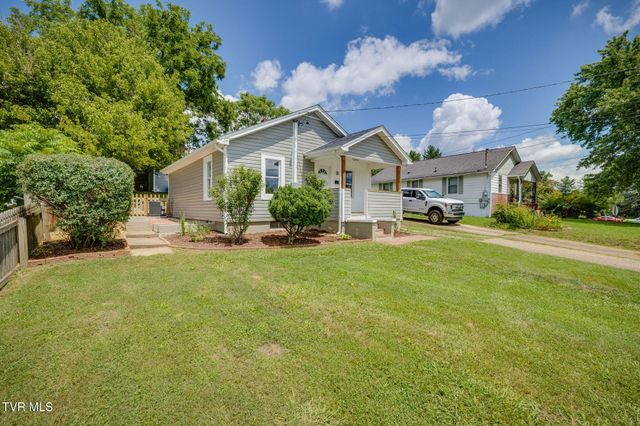 402 University Parkway, Johnson City, TN 37604