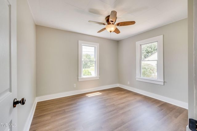 402 University Parkway, Johnson City, TN 37604