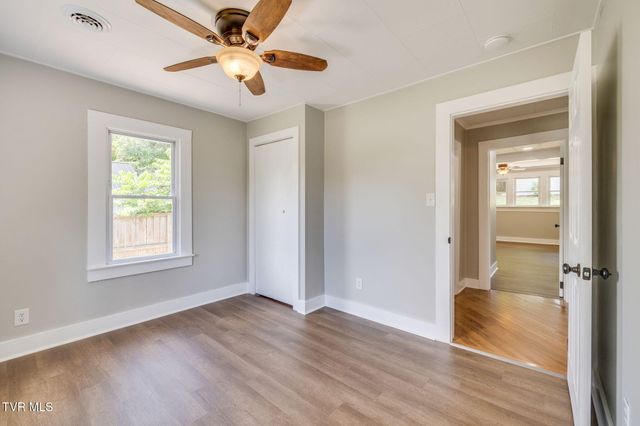402 University Parkway, Johnson City, TN 37604