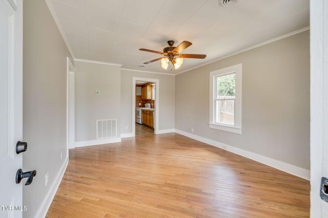 402 University Parkway, Johnson City, TN 37604