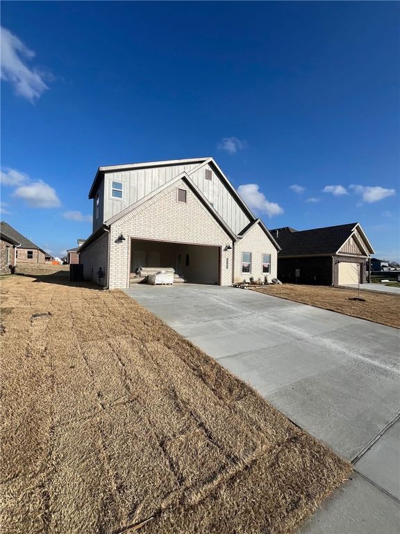 2303 Lexington Street, Siloam Springs, AR 72761