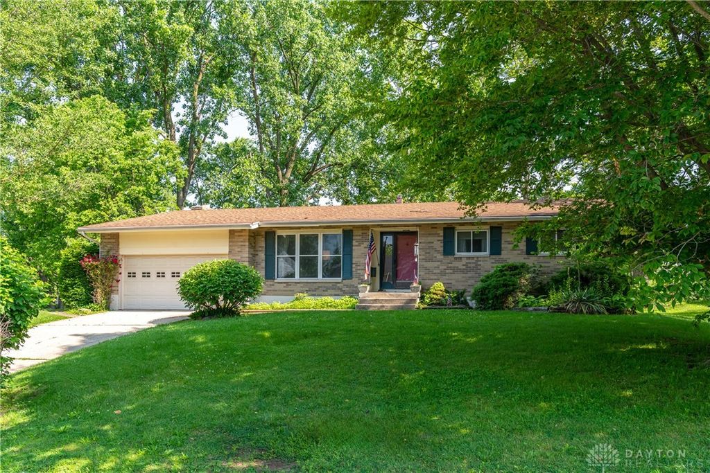 3631 Greenbay Drive, Dayton, OH 45415