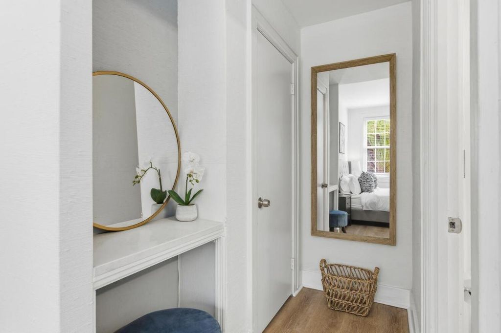 Image 10 of property listing at 235 Sunrise Avenue 2259, Palm Beach, FL 33480