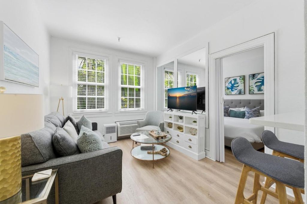 Image 3 of property listing at 235 Sunrise Avenue 2259, Palm Beach, FL 33480