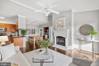 4415 WEATHERINGTON LN #402, Fairfax, VA 22030