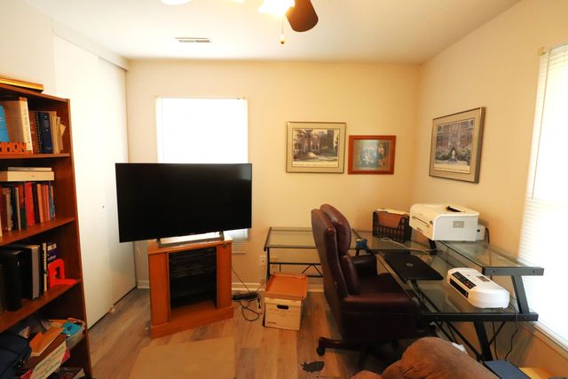 1009 HIATT Street, Carter Lake, IA 51510