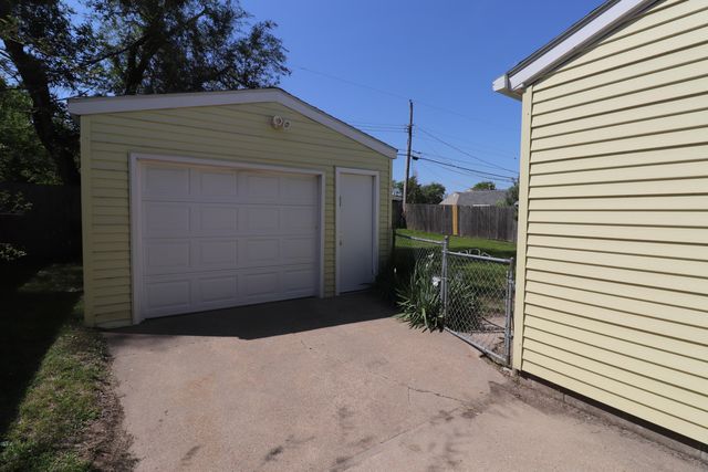 1009 HIATT Street, Carter Lake, IA 51510