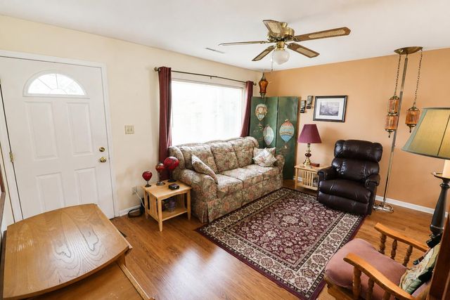 1009 HIATT Street, Carter Lake, IA 51510